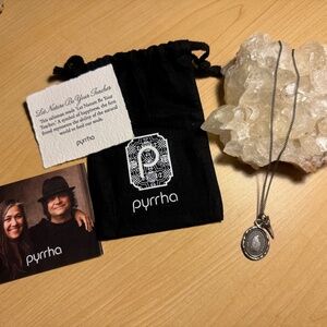 Pyrrha| Fern and Fang